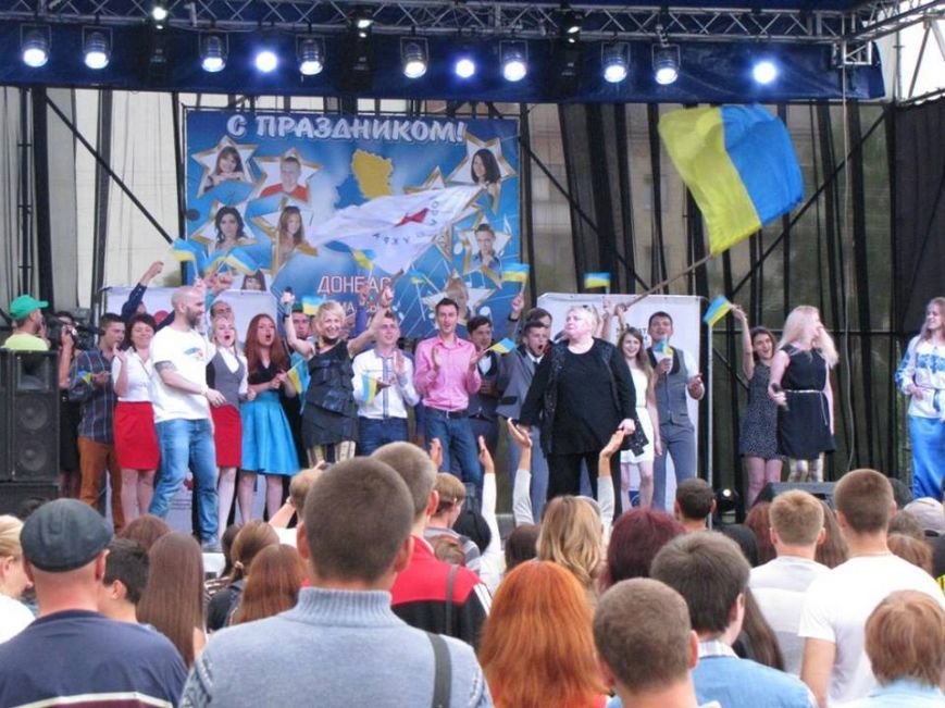 «Девчонки из Житомира» побували на сході країни та долучились до проекту «КВН проти ненависті» (фото) - фото 1 «Девчонки из Житомира» побували на сході країни та долучились до проекту «КВН проти ненависті» (фото) - фото 1