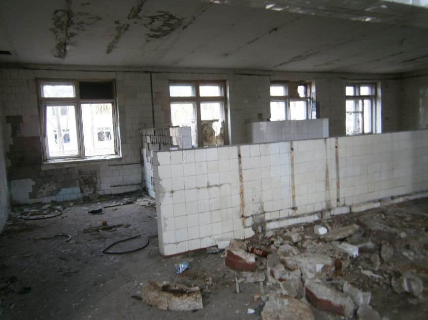 В Димитрове намерены восстановить 3 корпуса больницы, разрушение которых допустила нынешняя местная власть (ФОТО) (фото) - фото 3 В Димитрове намерены восстановить 3 корпуса больницы, разрушение которых допустила нынешняя местная власть (ФОТО) (фото) - фото 3