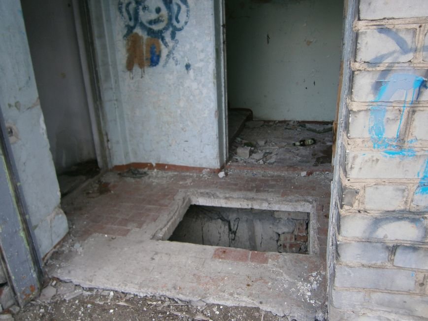 В Димитрове намерены восстановить 3 корпуса больницы, разрушение которых допустила нынешняя местная власть (ФОТО) (фото) - фото 9 В Димитрове намерены восстановить 3 корпуса больницы, разрушение которых допустила нынешняя местная власть (ФОТО) (фото) - фото 9