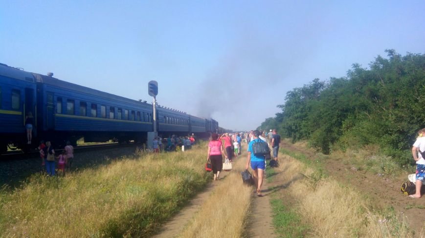 «Нас просто выкинули из поезда» - пассажир горевшего поезда Киев - Николаев (ФОТО) (фото) - фото 1 «Нас просто выкинули из поезда» - пассажир горевшего поезда Киев - Николаев (ФОТО) (фото) - фото 1