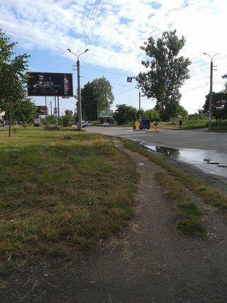 На вулиці Івасюка з'явився черговий острівець безпеки (ФОТО) (фото) - фото 1 На вулиці Івасюка з'явився черговий острівець безпеки (ФОТО) (фото) - фото 1