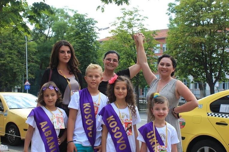 Маленькая мариупольчанка представила город на «Мини Мисс Мира -2015» в Болгарии (ФОТО) (фото) - фото 1 Маленькая мариупольчанка представила город на «Мини Мисс Мира -2015» в Болгарии (ФОТО) (фото) - фото 1