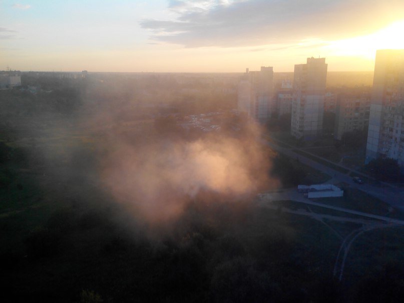 В Кривом Роге горит свалка на пустыре возле озера Соленое (ФОТО) (фото) - фото 1 В Кривом Роге горит свалка на пустыре возле озера Соленое (ФОТО) (фото) - фото 1