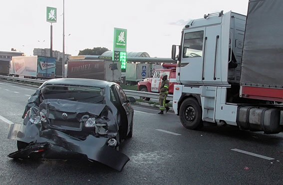 На Полтавщине автобус с нацгвардейцами попал в ДТП: один погибший, шестеро травмированы (ФОТО) (фото) - фото 1 На Полтавщине автобус с нацгвардейцами попал в ДТП: один погибший, шестеро травмированы (ФОТО) (фото) - фото 1