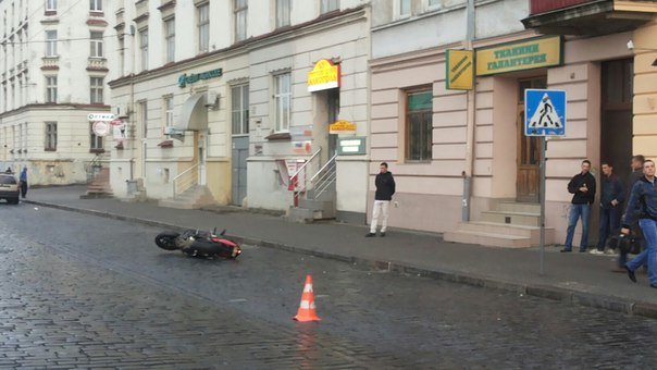 У Львові мотоцикліст скоїв наїзд на 66-річного пішохода (ФОТО) (фото) - фото 2 У Львові мотоцикліст скоїв наїзд на 66-річного пішохода (ФОТО) (фото) - фото 2