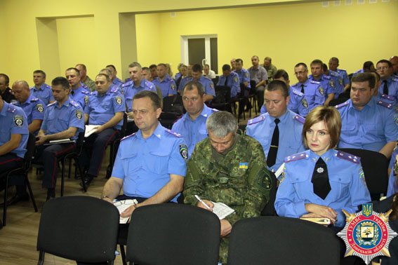 После вступлению в силу Закона Украины «О полиции и полицейский деятельности» сотрудников МВД Донетчины постигнет судьба коллег из ГАИ (фото) - фото 1 После вступлению в силу Закона Украины «О полиции и полицейский деятельности» сотрудников МВД Донетчины постигнет судьба коллег из ГАИ (фото) - фото 1