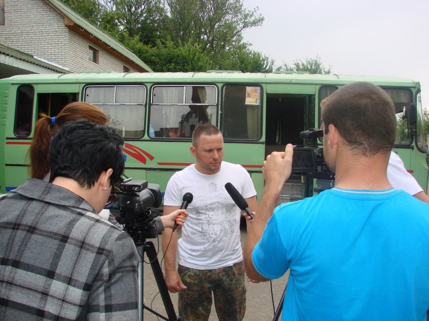 Калуш вже вп’яте відправляє бригаду будівельників на Схід (ФОТО) (фото) - фото 2 Калуш вже вп’яте відправляє бригаду будівельників на Схід (ФОТО) (фото) - фото 2