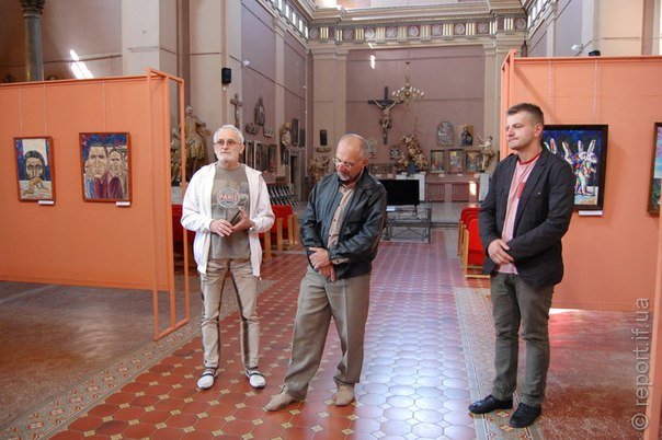 Війна та корупція на полотнах прикарпатського митця (ФОТО) (фото) - фото 1 Війна та корупція на полотнах прикарпатського митця (ФОТО) (фото) - фото 1