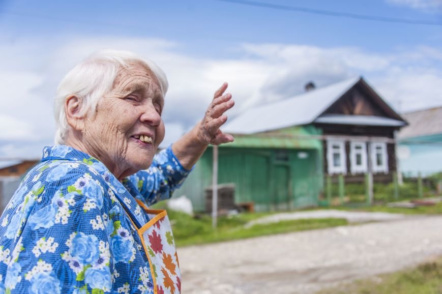 Свежеотремонтированная крыша устояла перед полевским ураганом. Фото.