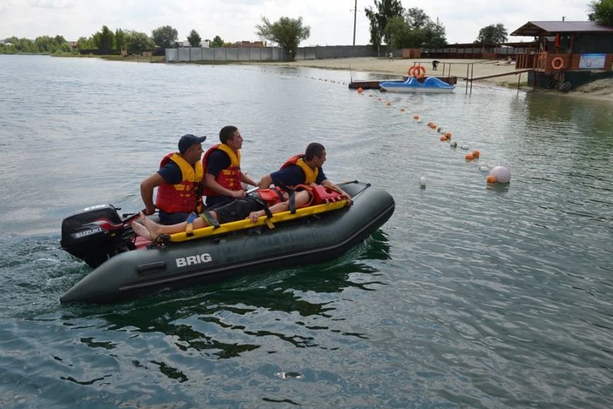 Рятувальники навчали львів'ян безпечній поведінці на воді (ФОТО+ВІДЕО) (фото) - фото 2 Рятувальники навчали львів'ян безпечній поведінці на воді (ФОТО+ВІДЕО) (фото) - фото 2