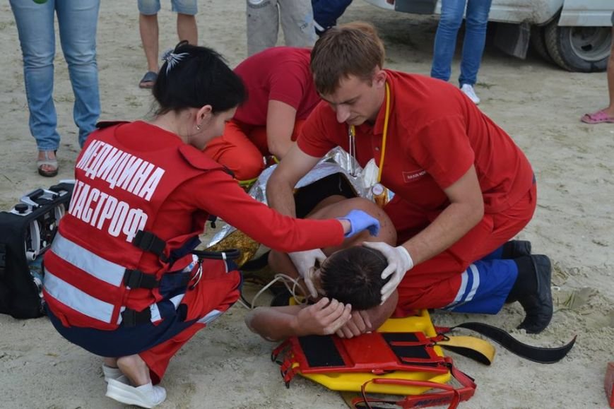 Рятувальники навчали львів'ян безпечній поведінці на воді (ФОТО+ВІДЕО) (фото) - фото 6 Рятувальники навчали львів'ян безпечній поведінці на воді (ФОТО+ВІДЕО) (фото) - фото 6