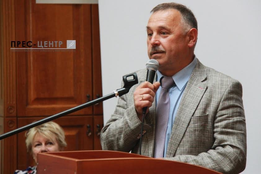Посол Франції в Україні Ален Ремі здійснив візит до Наукової бібліотеки Університету імені Івана Франка (фото) - фото 5 Посол Франції в Україні Ален Ремі здійснив візит до Наукової бібліотеки Університету імені Івана Франка (фото) - фото 5
