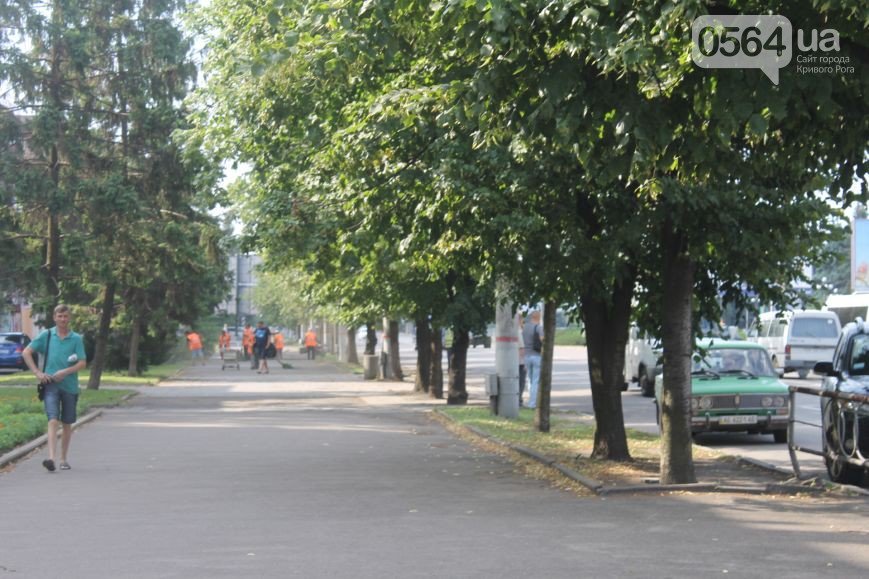 В Кривом Роге: весь день наводили порядки, пикетировали прокуратур... В Кривом Роге: весь день наводили порядки, пикетировали прокуратуру и встречали Президента (фото) - фото 1