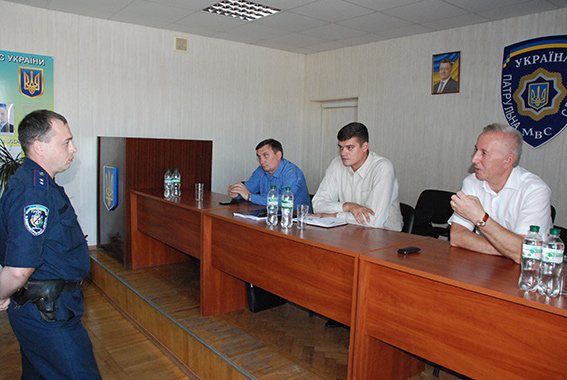 В Днепропетровске уже начат отбор сотрудников милиции в патрульную службу «102» (ФОТО) (фото) - фото 1 В Днепропетровске уже начат отбор сотрудников милиции в патрульную службу «102» (ФОТО) (фото) - фото 1