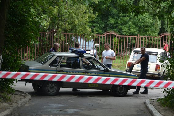 В одному із підвальних приміщень у центрі Львова правоохоронці натрапили на розтяжку (фото) - фото 1 В одному із підвальних приміщень у центрі Львова правоохоронці натрапили на розтяжку (фото) - фото 1