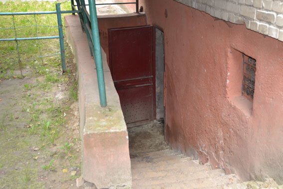 В одному із підвальних приміщень у центрі Львова правоохоронці натрапили на розтяжку (фото) - фото 1 В одному із підвальних приміщень у центрі Львова правоохоронці натрапили на розтяжку (фото) - фото 1