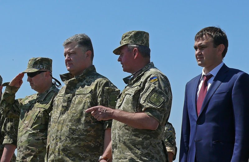 Порошенко отправил морских пехотинцев с полигона Николаевщины прямиком в АТО (ФОТОРЕПОРТАЖ) (фото) - фото 9 Порошенко отправил морских пехотинцев с полигона Николаевщины прямиком в АТО (ФОТОРЕПОРТАЖ) (фото) - фото 9