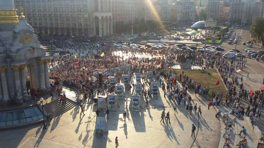 На Майдане началось вече “Правого сектора” (ФОТО) (фото) - фото 1 На Майдане началось вече “Правого сектора” (ФОТО) (фото) - фото 1