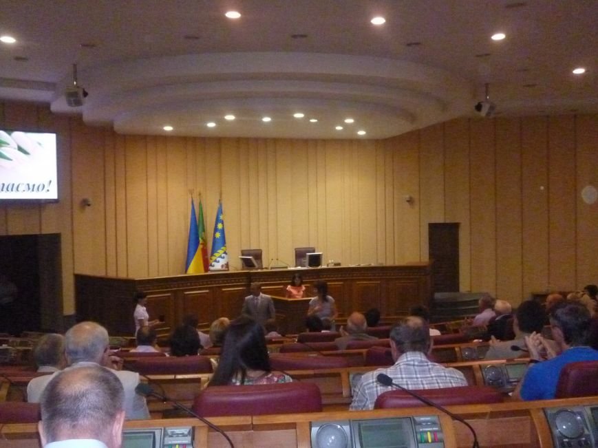 Депутатов Криворожского горсовета наградили за образцовое выполнение депутатских обязанностей (фото) - фото 1 Депутатов Криворожского горсовета наградили за образцовое выполнение депутатских обязанностей (фото) - фото 1