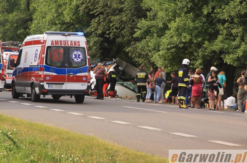 У ДТП за участю прикарпатського автобуса загинуло 5 людей (ФОТО) (фото) - фото 5 У ДТП за участю прикарпатського автобуса загинуло 5 людей (ФОТО) (фото) - фото 5