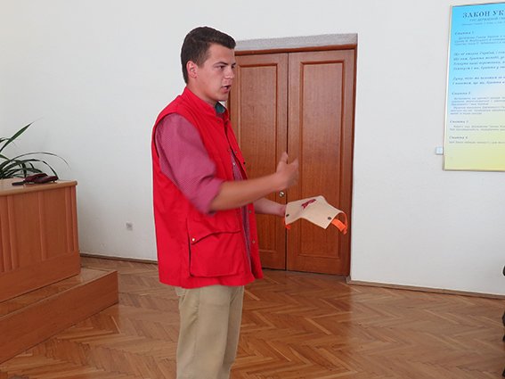 Прикарпатські працівники ДАІ навчали надавати першу допомогу постраждалим в ДТП (ФОТО) (фото) - фото 1 Прикарпатські працівники ДАІ навчали надавати першу допомогу постраждалим в ДТП (ФОТО) (фото) - фото 1