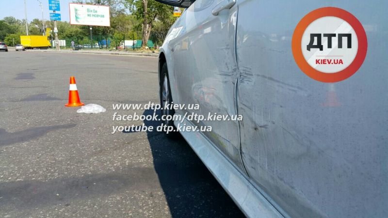 В Киеве снова ДТП с участием автомобиля патрульных, пострадала беременная девушка (ФОТО) (фото) - фото 1 В Киеве снова ДТП с участием автомобиля патрульных, пострадала беременная девушка (ФОТО) (фото) - фото 1