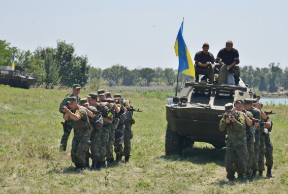 Под Мариуполем новосозданный батальон милиции вышел на полигон (ФОТОРЕПОРТАЖ) (фото) - фото 3 Под Мариуполем новосозданный батальон милиции вышел на полигон (ФОТОРЕПОРТАЖ) (фото) - фото 3