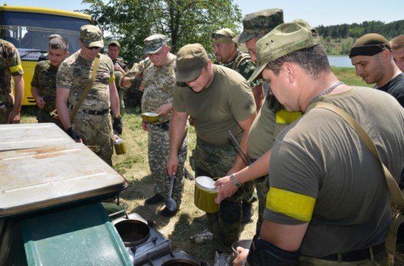Под Мариуполем новосозданный батальон милиции вышел на полигон (ФОТОРЕПОРТАЖ) (фото) - фото 3 Под Мариуполем новосозданный батальон милиции вышел на полигон (ФОТОРЕПОРТАЖ) (фото) - фото 3