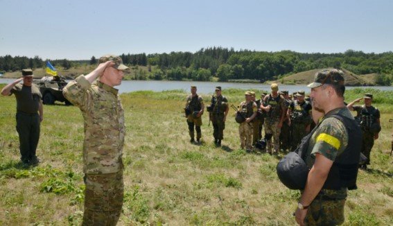 Под Мариуполем новосозданный батальон милиции вышел на полигон (ФОТОРЕПОРТАЖ) (фото) - фото 3 Под Мариуполем новосозданный батальон милиции вышел на полигон (ФОТОРЕПОРТАЖ) (фото) - фото 3