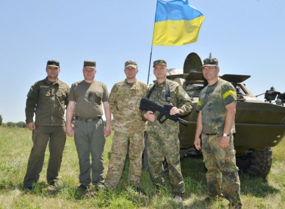 Под Мариуполем новосозданный батальон милиции вышел на полигон (ФОТОРЕПОРТАЖ) (фото) - фото 3 Под Мариуполем новосозданный батальон милиции вышел на полигон (ФОТОРЕПОРТАЖ) (фото) - фото 3