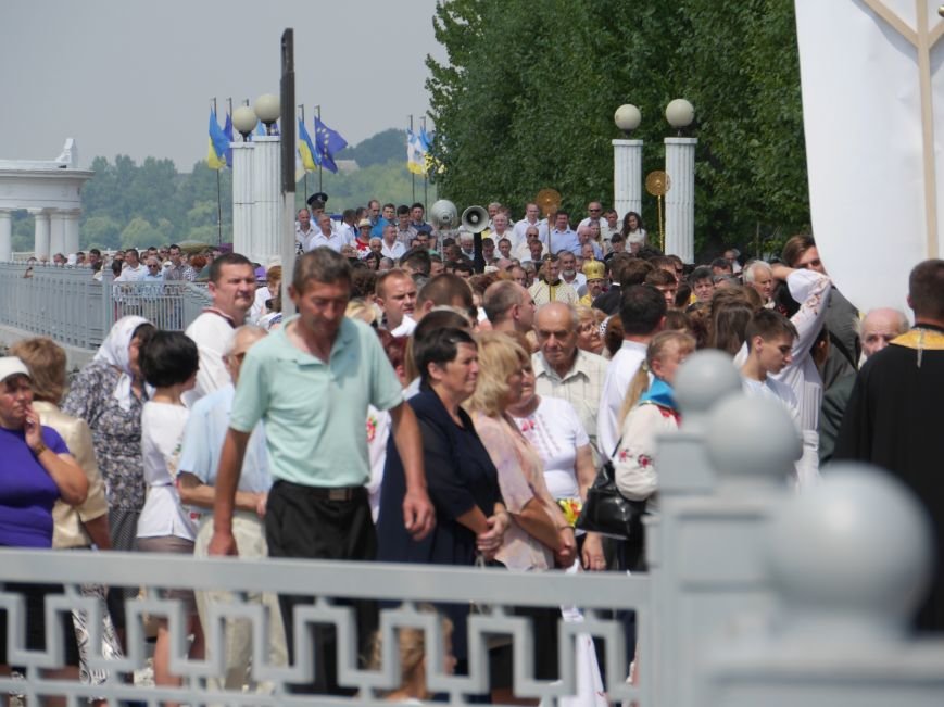 Сотні тернополян взяли участь у молитовній ході до 150-ліття від дня народження Андрея Шептицького (фоторепортаж) (фото) - фото 1 Сотні тернополян взяли участь у молитовній ході до 150-ліття від дня народження Андрея Шептицького (фоторепортаж) (фото) - фото 1