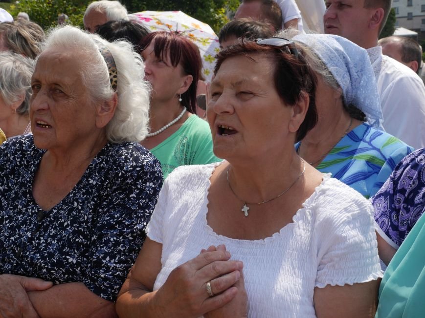 Сотні тернополян взяли участь у молитовній ході до 150-ліття від дня народження Андрея Шептицького (фоторепортаж) (фото) - фото 1 Сотні тернополян взяли участь у молитовній ході до 150-ліття від дня народження Андрея Шептицького (фоторепортаж) (фото) - фото 1