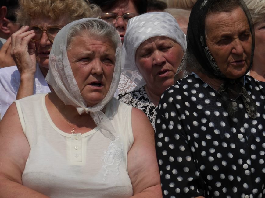 Сотні тернополян взяли участь у молитовній ході до 150-ліття від дня народження Андрея Шептицького (фоторепортаж) (фото) - фото 1 Сотні тернополян взяли участь у молитовній ході до 150-ліття від дня народження Андрея Шептицького (фоторепортаж) (фото) - фото 1