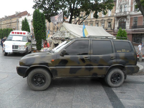 Зі Львова на передову: волонтери відправили в зону бойових дій реанімобіль та позашляховик (ФОТО+ВІДЕО) (фото) - фото 1 Зі Львова на передову: волонтери відправили в зону бойових дій реанімобіль та позашляховик (ФОТО+ВІДЕО) (фото) - фото 1