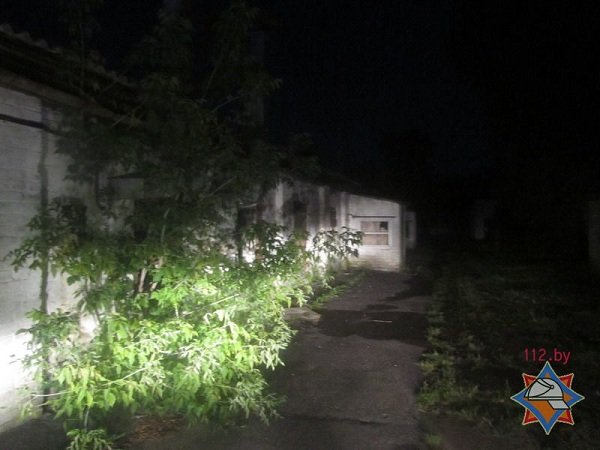 В центре Гродно горел дом с двумя бомжами (фото) - фото 4 В центре Гродно горел дом с двумя бомжами (фото) - фото 4