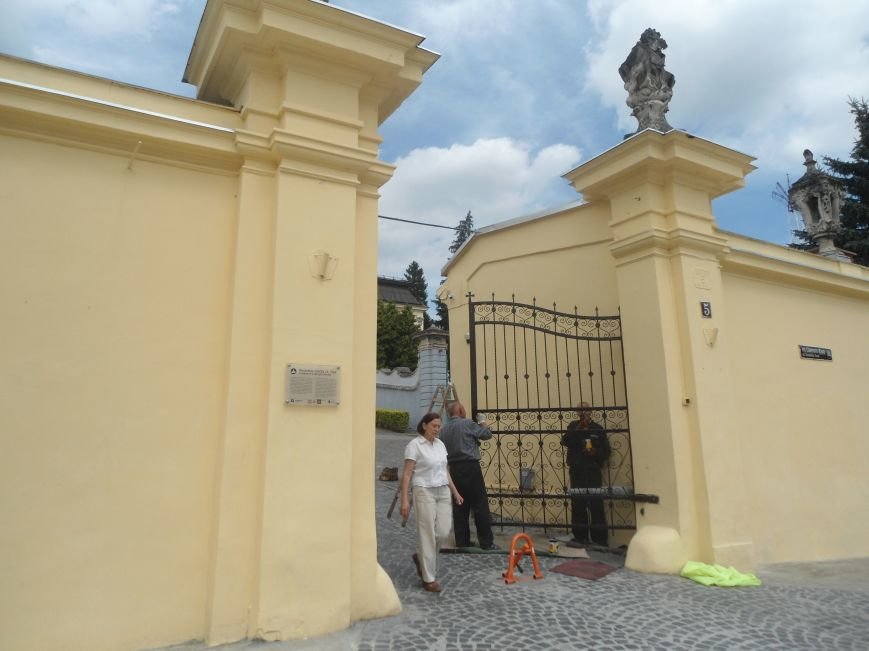 Як Львів готується до відкриття пам'ятника Андрею Шептицькому (ФОТО) (фото) - фото 1 Як Львів готується до відкриття пам'ятника Андрею Шептицькому (ФОТО) (фото) - фото 1