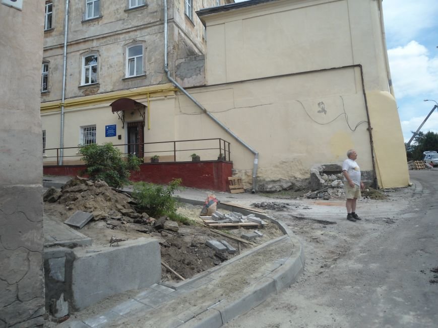Як Львів готується до відкриття пам'ятника Андрею Шептицькому (ФОТО) (фото) - фото 7 Як Львів готується до відкриття пам'ятника Андрею Шептицькому (ФОТО) (фото) - фото 7