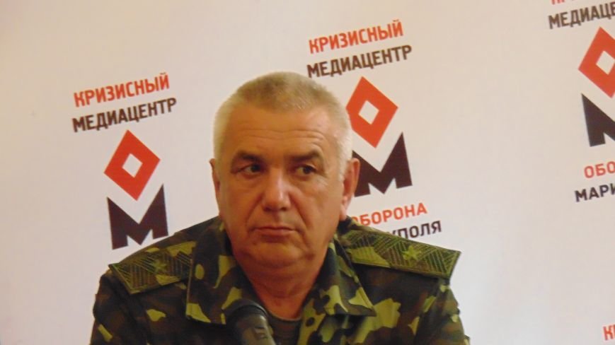 Выслушав руководителя сектора «М» активисты продолжили звать президента в Мариуполь для расстановки точек над i (ФОТО)) (фото) - фото 1 Выслушав руководителя сектора «М» активисты продолжили звать президента в Мариуполь для расстановки точек над i (ФОТО)) (фото) - фото 1