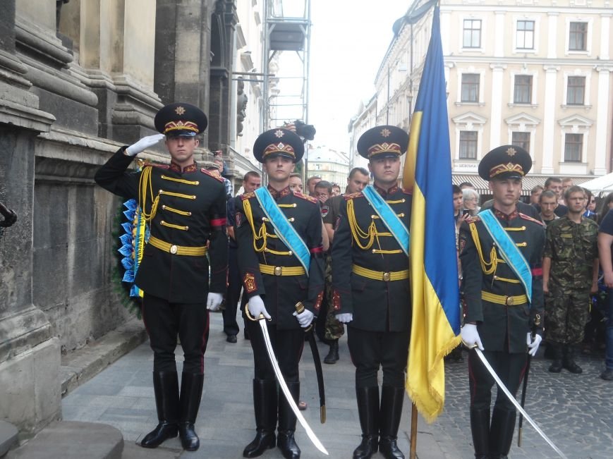 У Львові провели в останню путь Героя України Юрія Дороніна, який загинув у зоні бойових дій (ФОТО) (фото) - фото 1 У Львові провели в останню путь Героя України Юрія Дороніна, який загинув у зоні бойових дій (ФОТО) (фото) - фото 1