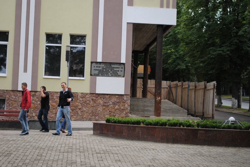 Територія колишньої в’язниці НКВД у Рівному - не для розваг (фото) - фото 2 Територія колишньої в’язниці НКВД у Рівному - не для розваг (фото) - фото 2