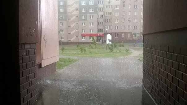 Сильные дожди глазами гродненцев - грозы, град и потопы местного уровня (фото) - фото 9 Сильные дожди глазами гродненцев - грозы, град и потопы местного уровня (фото) - фото 9