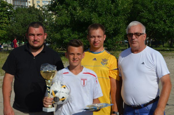 В Николаеве 21 команда футболистов сошлись в поединке на пляже (ФОТО) (фото) - фото 4 В Николаеве 21 команда футболистов сошлись в поединке на пляже (ФОТО) (фото) - фото 4