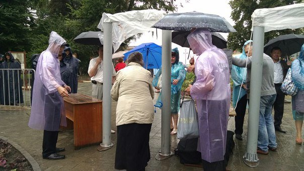 Сотні львів'ян прийшли вшанувати 150-річчя з Дня народження Андрея Шептицького (ФОТО) (фото) - фото 1 Сотні львів'ян прийшли вшанувати 150-річчя з Дня народження Андрея Шептицького (ФОТО) (фото) - фото 1
