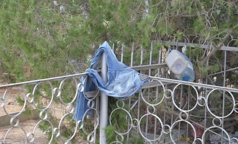 На христианском кладбище в Актау сжигают могилы и проводят сомнител... На христианском кладбище в Актау сжигают могилы и проводят сомнительные ритуалы (фото) - фото 7
