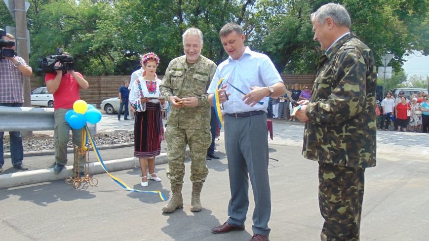 Губернатор Донецкой области открыл дорогу, соединяющую улицу Гавань Шмидта с пост-мостом (фото) - фото 1 Губернатор Донецкой области открыл дорогу, соединяющую улицу Гавань Шмидта с пост-мостом (фото) - фото 1