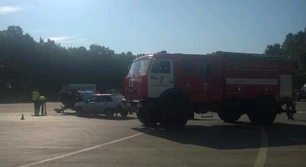 На кольце 50-летия ВЛКСМ в аварии перевернулся автомобиль (фото) - фото 1