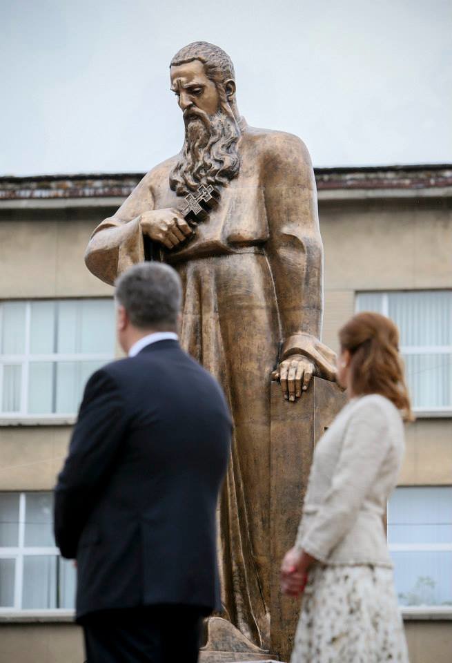 Петро Порошенко відкрив пам'ятник Митрополиту Андрею Шептицькому (фото) - фото 3 Петро Порошенко відкрив пам'ятник Митрополиту Андрею Шептицькому (фото) - фото 3