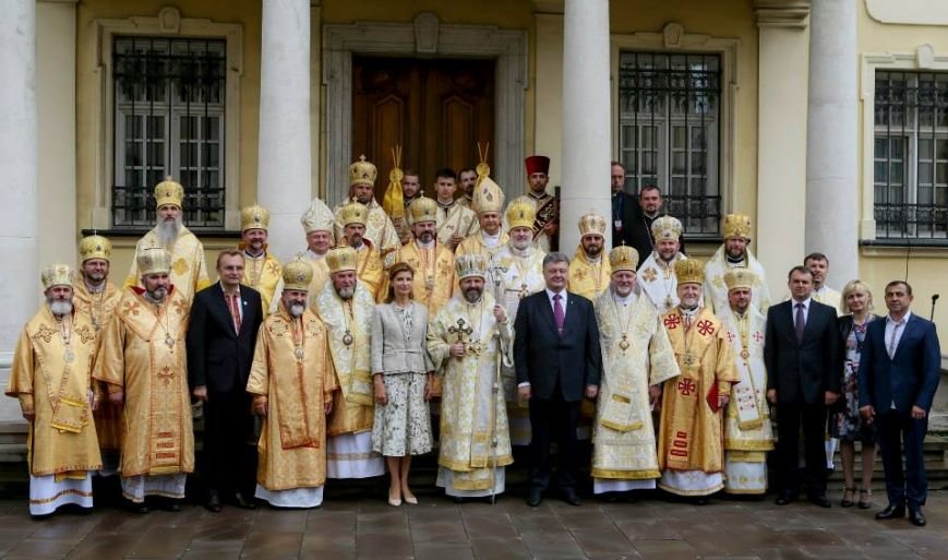 Порошенко урочисто відкрив пам'ятник Андрею Шептицькому у Львові (ФОТО) (фото) - фото 9 Порошенко урочисто відкрив пам'ятник Андрею Шептицькому у Львові (ФОТО) (фото) - фото 9