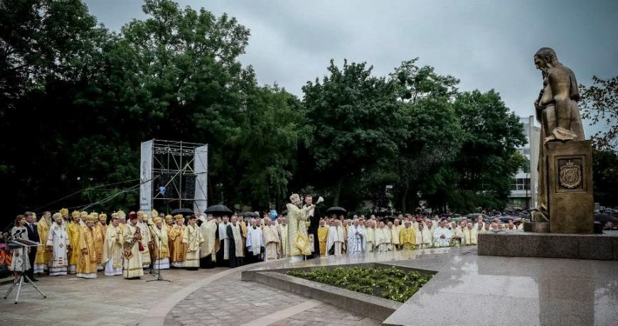 Порошенко урочисто відкрив пам'ятник Андрею Шептицькому у Львові (ФОТО) (фото) - фото 6 Порошенко урочисто відкрив пам'ятник Андрею Шептицькому у Львові (ФОТО) (фото) - фото 6