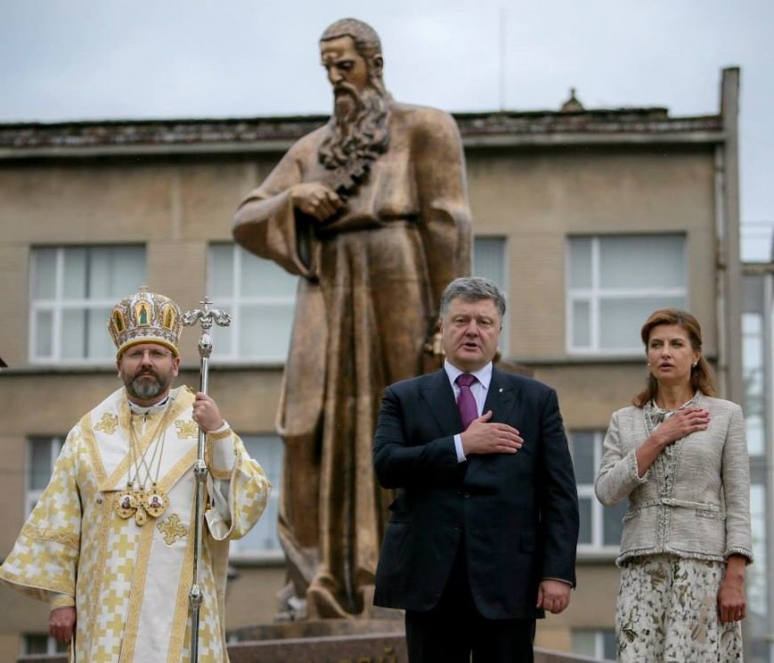 Порошенко урочисто відкрив пам'ятник Андрею Шептицькому у Львові (ФОТО) (фото) - фото 8 Порошенко урочисто відкрив пам'ятник Андрею Шептицькому у Львові (ФОТО) (фото) - фото 8